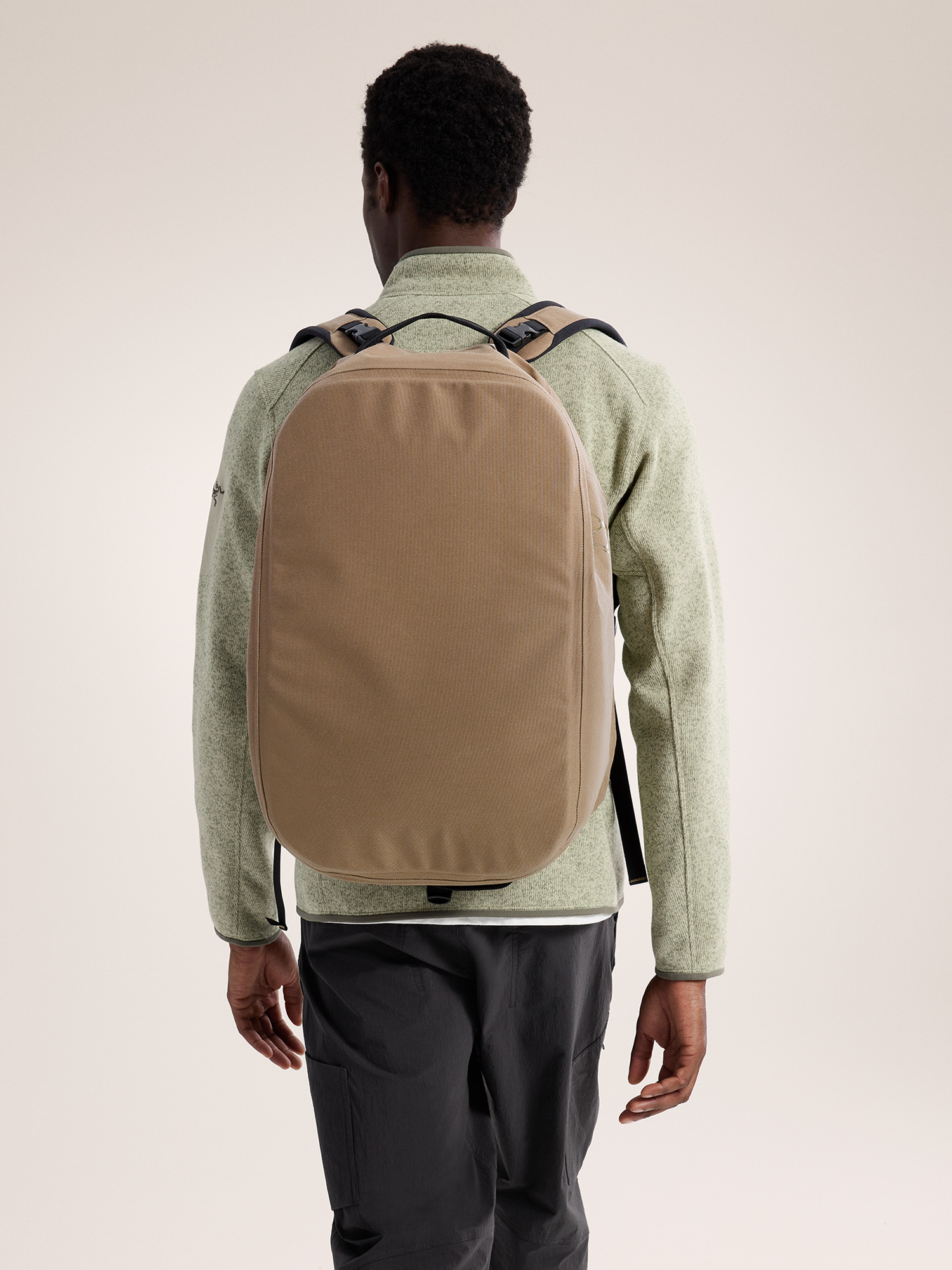 S26-X000007469-Carrier-40-Duffle-Canvas-Front-View