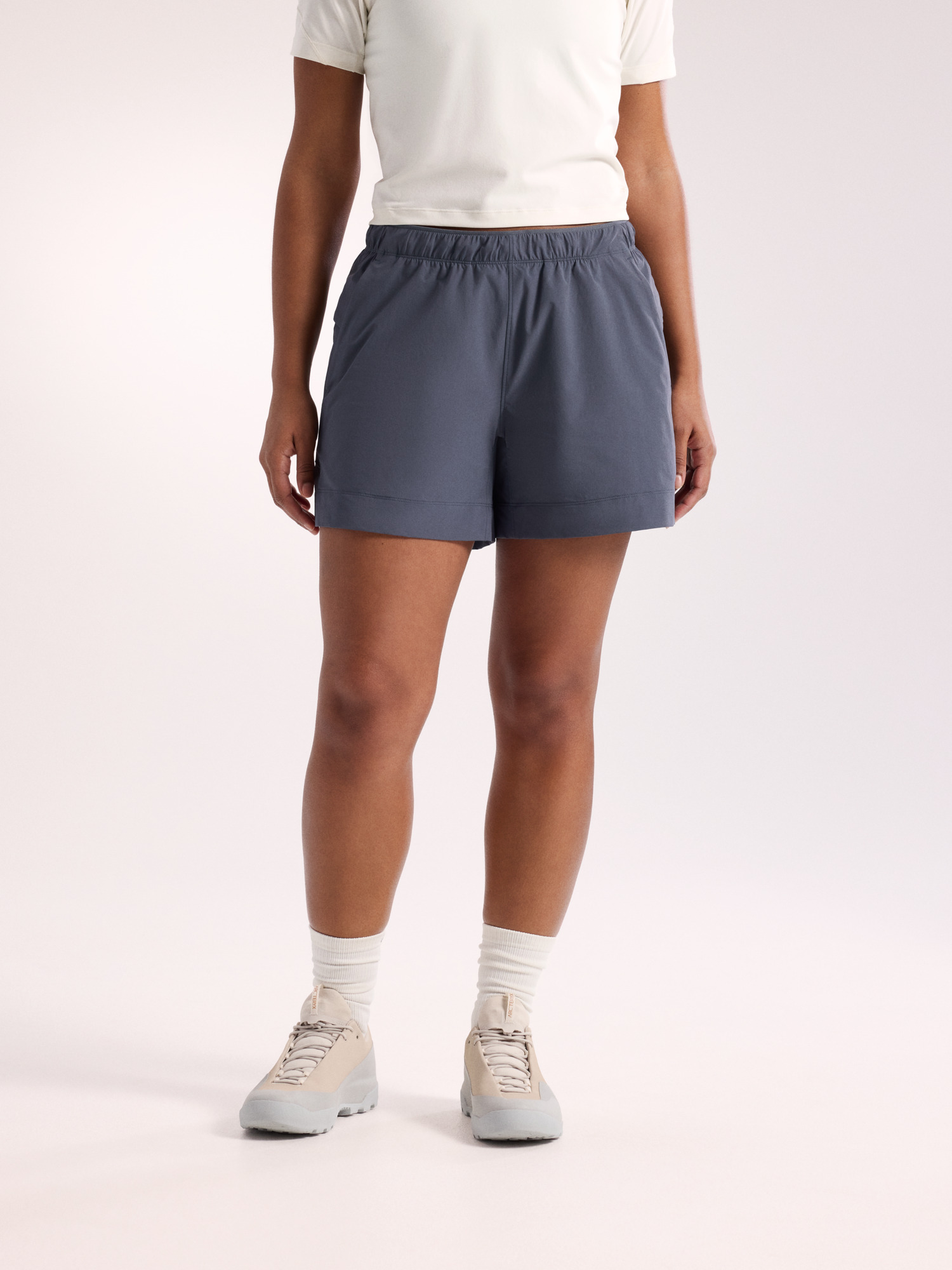 S26-X000010219-Sinsola-Short-5-Dk-Stratus-Women-s-Front-View